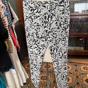 Coldwater Creek Black & White Leaf-Print Skinny Pants
